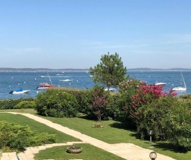 Appartement les pieds dans l eau accès direct plage Pereire, Parking gratuit ,WIFI, 2 vélos