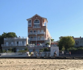 Arcachon – T4 Résidence pieds dans l’eau plage d’Eyrac