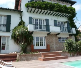 Villa with SWIMMING POOL in Bayonne town centre