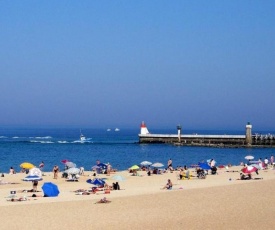 Grand Appartement standing Vue Mer latérale Plage à 50m proche port