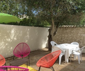 Maison avec patio détente, proche port et plage, Minimes