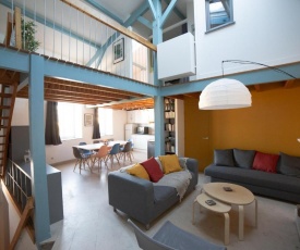 Maison type loft avec parking hyper centre