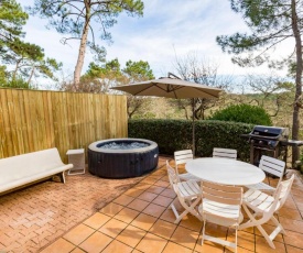 Forest flat / Terrasse-spa-bbq-10min à pieds de la plage