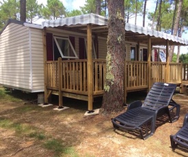 Bungalow de 3 chambres a Saint Julien en Born avec piscine partagee et jardin clos