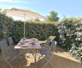 Studio 4p avec grande terrasse à 5min de la plage