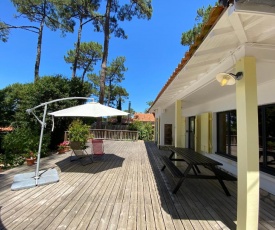 Attractive house in ideal bay location - a dream with children