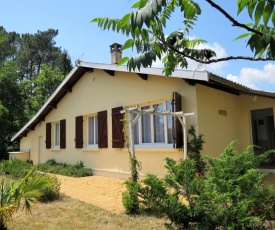 Holiday Home Les Hirondelles - ADS185